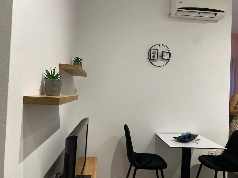 Apartment In Vlora - 7 Min Walk From Lungomare